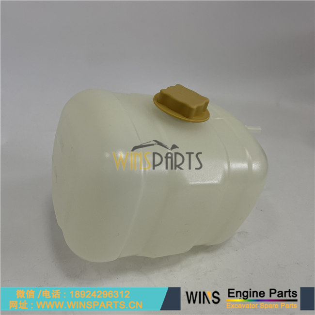 VOE11110410 VOE15047209 VOE17214674 沃尔沃 塑料 水箱 空调 副水箱 散热器用于沃尔沃 EC240C EC250D EC290B EC290C ECR235C 挖掘机配件